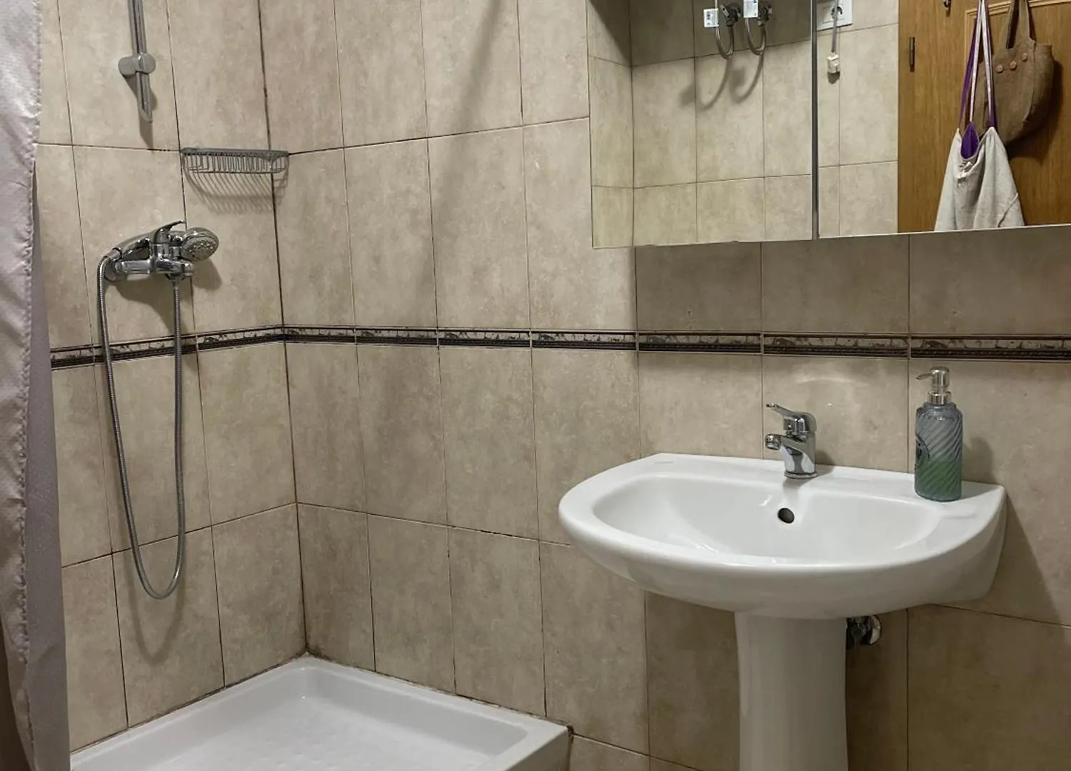 Urban Escape Apartment Τίρανα